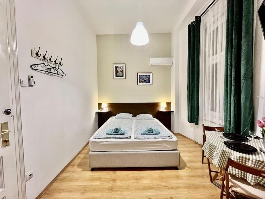 2# Sunflower Cozy Apartment Budapest Ngoại thất bức ảnh