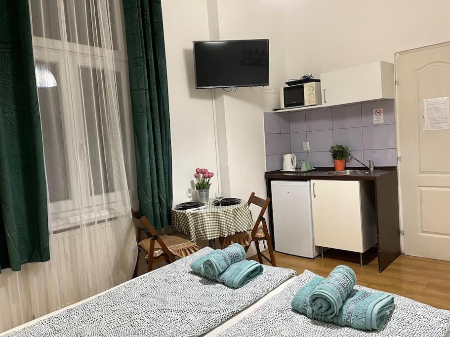 2# Sunflower Cozy Apartment Budapest Ngoại thất bức ảnh