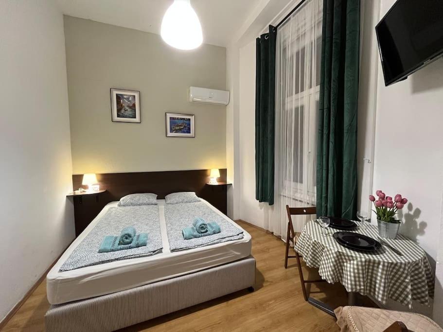 2# Sunflower Cozy Apartment Budapest Ngoại thất bức ảnh