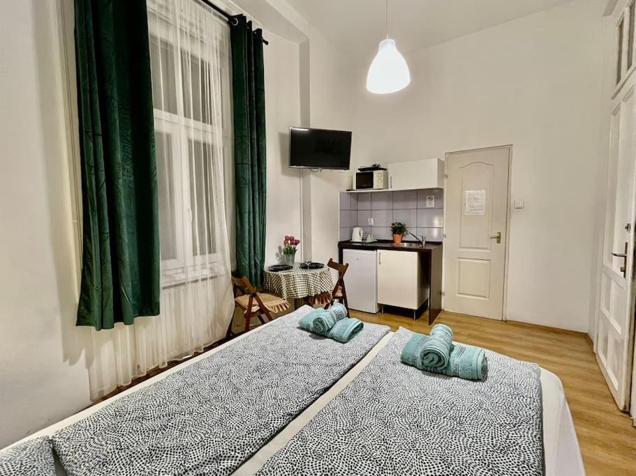 2# Sunflower Cozy Apartment Budapest Ngoại thất bức ảnh