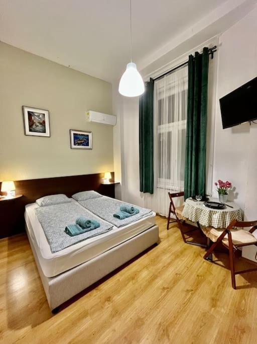 2# Sunflower Cozy Apartment Budapest Ngoại thất bức ảnh